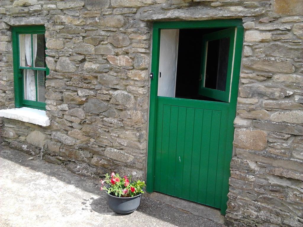 Westland Traditional Cottage Dated 1700'S Ardea Zimmer foto