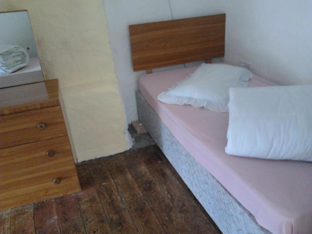 Westland Traditional Cottage Dated 1700'S Ardea Zimmer foto