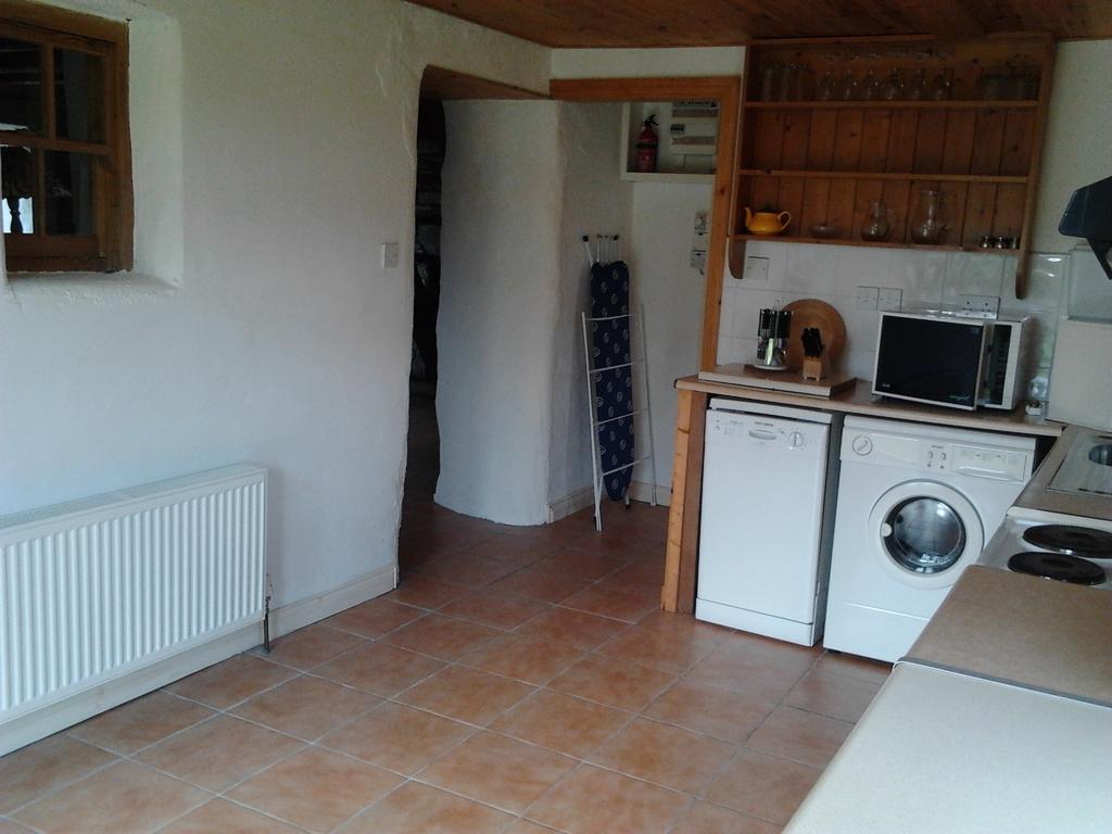 Westland Traditional Cottage Dated 1700'S Ardea Zimmer foto